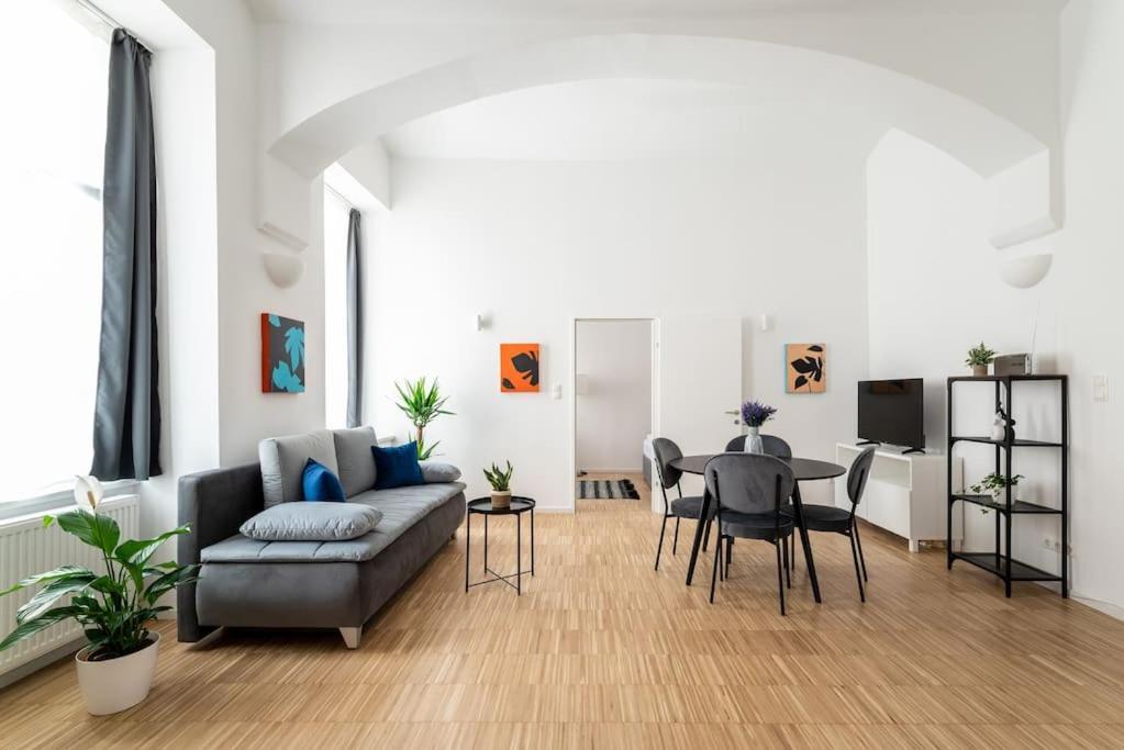 Spacious 2Br Near Attractions By Hm 维也纳 外观 照片